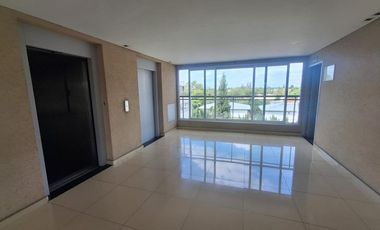 OFICINAS y LOTE COCHERAS 21 CUB POLO UNO PILAR