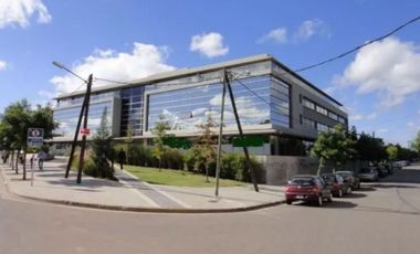 OFICINAS y LOTE COCHERAS 21 CUB POLO UNO PILAR