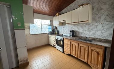 CASA  3 AMB LOTE DE 310 CON PARQUE, PILETA Y COCHE