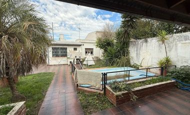CASA  3 AMB LOTE DE 310 CON PARQUE, PILETA Y COCHE