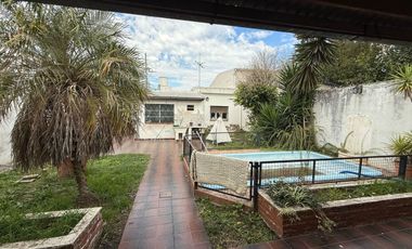 CASA  3 AMB LOTE DE 310 CON PARQUE, PILETA Y COCHE