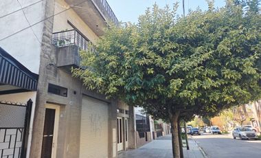 Venta Casa Multifamiliar en Tapiales Gran Lote