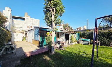 Venta Casa Multifamiliar en Tapiales Gran Lote