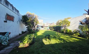 Venta Casa Multifamiliar en Tapiales Gran Lote