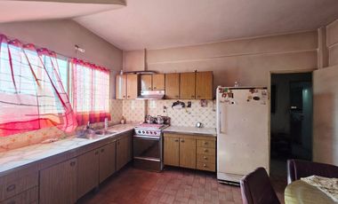 Venta Casa Multifamiliar en Tapiales Gran Lote