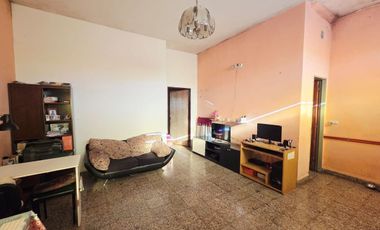 Venta Casa Multifamiliar en Tapiales Gran Lote