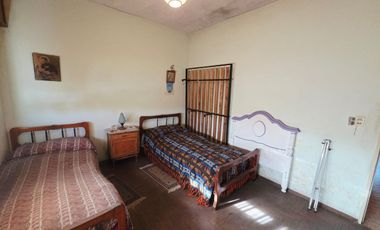 Venta Casa Multifamiliar en Tapiales Gran Lote