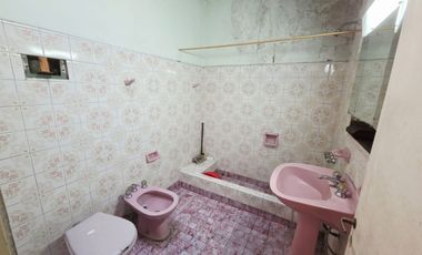 Venta Casa Multifamiliar en Tapiales Gran Lote