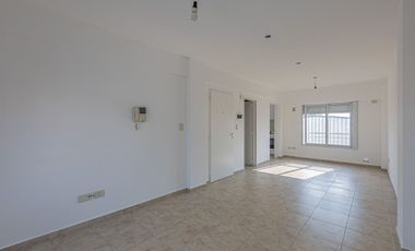DEPARTAMENTO MONOAMB DIVISIBLE EN MORON CENTRO