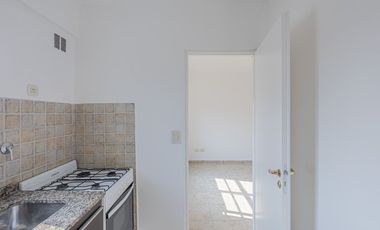 DEPARTAMENTO MONOAMB DIVISIBLE EN MORON CENTRO
