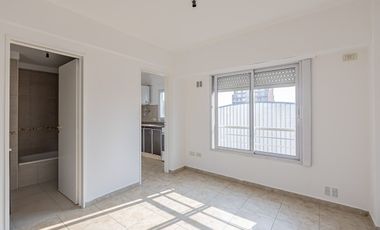 DEPARTAMENTO MONOAMB DIVISIBLE EN MORON CENTRO