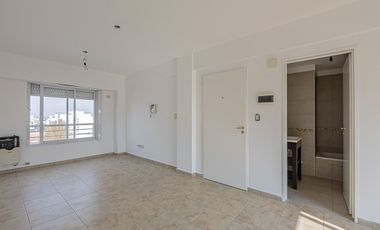 DEPARTAMENTO MONOAMB DIVISIBLE EN MORON CENTRO
