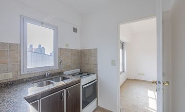 DEPARTAMENTO MONOAMB DIVISIBLE EN MORON CENTRO