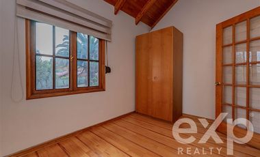 Casa en Venta en Avenida Central con Avenida Las Nalcas Norte