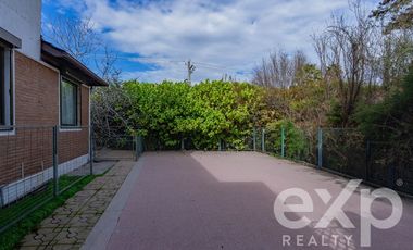 Casa en Venta en Avenida Central con Avenida Las Nalcas Norte