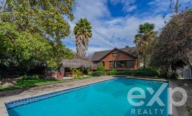 Casa en Venta en Avenida Central con Avenida Las Nalcas Norte