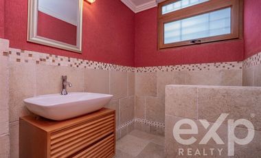 Casa en Venta en Avenida Central con Avenida Las Nalcas Norte