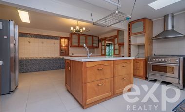 Casa en Venta en Avenida Central con Avenida Las Nalcas Norte