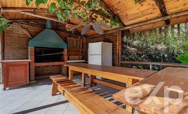 Casa en Venta en Avenida Central con Avenida Las Nalcas Norte