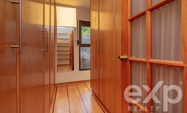 Casa en Venta en Avenida Central con Avenida Las Nalcas Norte