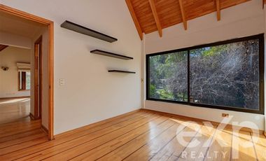 Casa en Venta en Avenida Central con Avenida Las Nalcas Norte