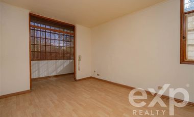 Casa en Venta en Avenida Central con Avenida Las Nalcas Norte