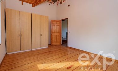 Casa en Venta en Avenida Central con Avenida Las Nalcas Norte