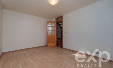 Casa en Venta en Avenida Central con Avenida Las Nalcas Norte