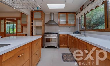 Casa en Venta en Avenida Central con Avenida Las Nalcas Norte