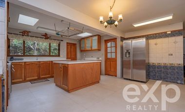 Casa en Venta en Avenida Central con Avenida Las Nalcas Norte