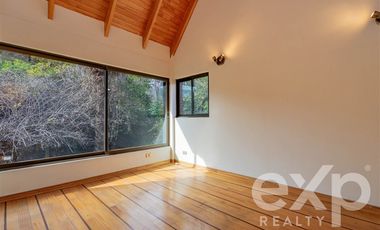 Casa en Venta en Avenida Central con Avenida Las Nalcas Norte