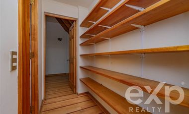 Casa en Venta en Avenida Central con Avenida Las Nalcas Norte