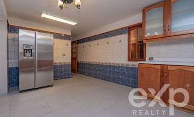 Casa en Venta en Avenida Central con Avenida Las Nalcas Norte