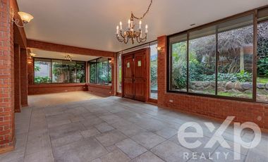 Casa en Venta en Avenida Central con Avenida Las Nalcas Norte