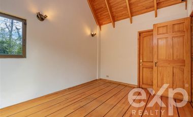 Casa en Venta en Avenida Central con Avenida Las Nalcas Norte