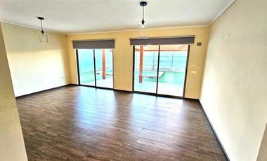 Casa en Arriendo en Avenida Santa Cruz