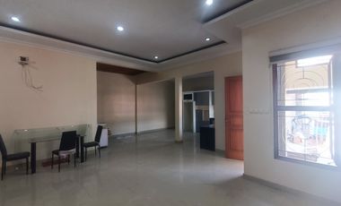 Rumah lux solo baru