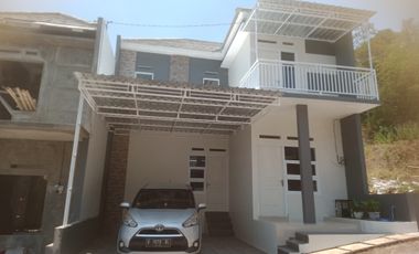 Dijual Rmh 2Lt Modern Minimalis , Dekat Uksw