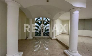 CASA EN VENTA - (3)