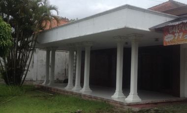 DIJUAL DIBAWAH NJOP Rumah besar di Lokasi Premium Tepi Jalan Timooho