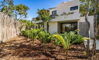 VILLA RESIDENCIAL EN VENTA DE 3 HABITACION CON ALBERCA PRIVADA UBICADA A 5 MINUTOS DEL MAR EN AKUMAL