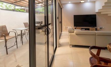 VENTA DE CASA DE TRES RECAMARAS UBICADA A 10 MINUTOS DEL MAR EN PLAYA DEL CARMEN