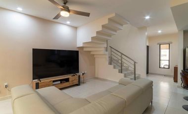 VENTA DE CASA DE TRES RECAMARAS UBICADA A 10 MINUTOS DEL MAR EN PLAYA DEL CARMEN