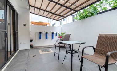 VENTA DE CASA DE TRES RECAMARAS UBICADA A 10 MINUTOS DEL MAR EN PLAYA DEL CARMEN