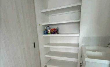ALQUILER DE APARTAMENTO DE 3 REC. CON LINEA BLANCA EN CLAYTON PARK II