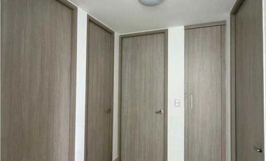 ALQUILER DE APARTAMENTO DE 3 REC. CON LINEA BLANCA EN CLAYTON PARK II