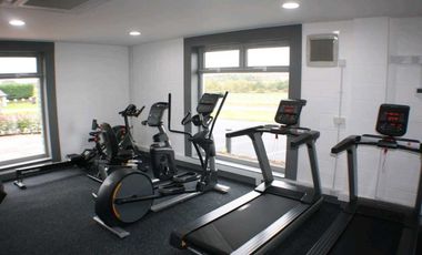 ALQUILER DE APARTAMENTO DE 3 REC. CON LINEA BLANCA EN CLAYTON PARK II