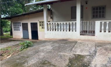 Vendo Remato Local comercial con apartamentos en Chorrera