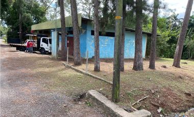 Vendo Remato Local comercial con apartamentos en Chorrera