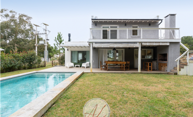 RETASADA!! Casa en Senderos III - Costa Esmeralda